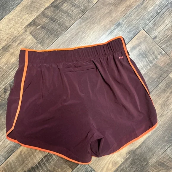Saucony Women's Athletic Shorts in Maroon and Orange - Picture 4 of 6